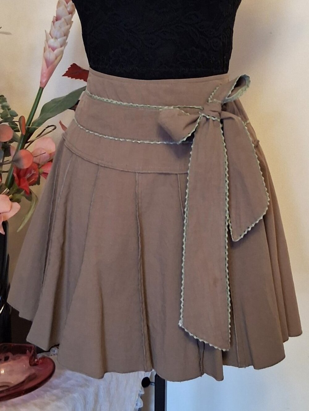 Preowned Pleated Lined Mini Skirt A-Line Quality Summer Skirts 8
